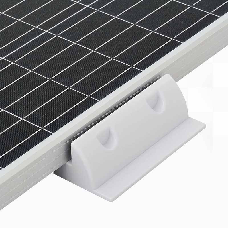 iSolarPro ABS Solar Spoiler Halterung Nahaufnahme am Solarmodul für Photovoltaik-Systeme