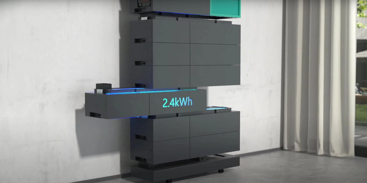 iSolarPro Strong Energy Energiespeicher in dunkler Ausführung mit modularer Erweiterung und Kapazitätsanzeige 2.4kWh für Photovoltaik-Systeme