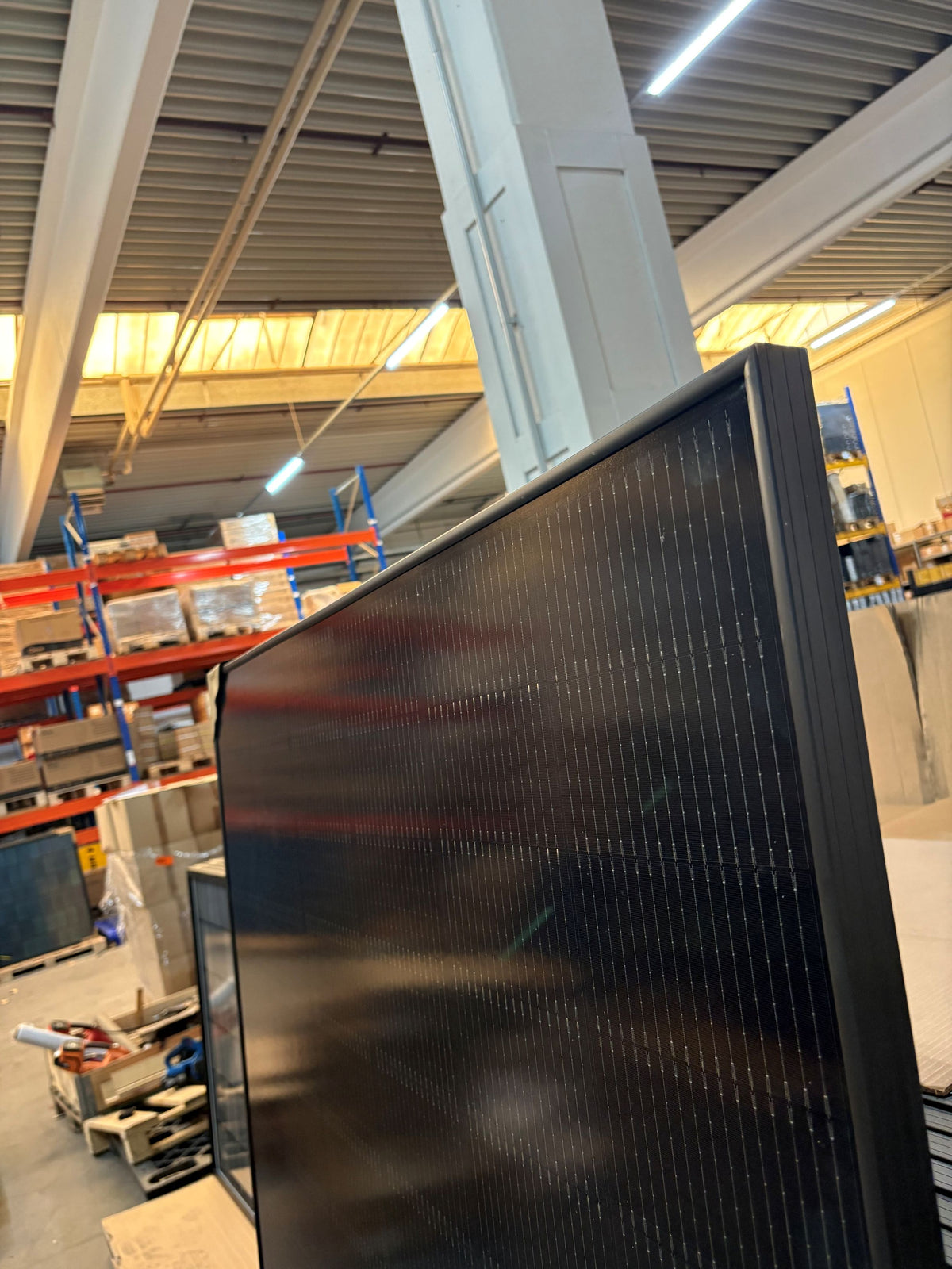 Trina Solar Vertex S+ Solarmodul Seitenansicht und Rahmen im Lager