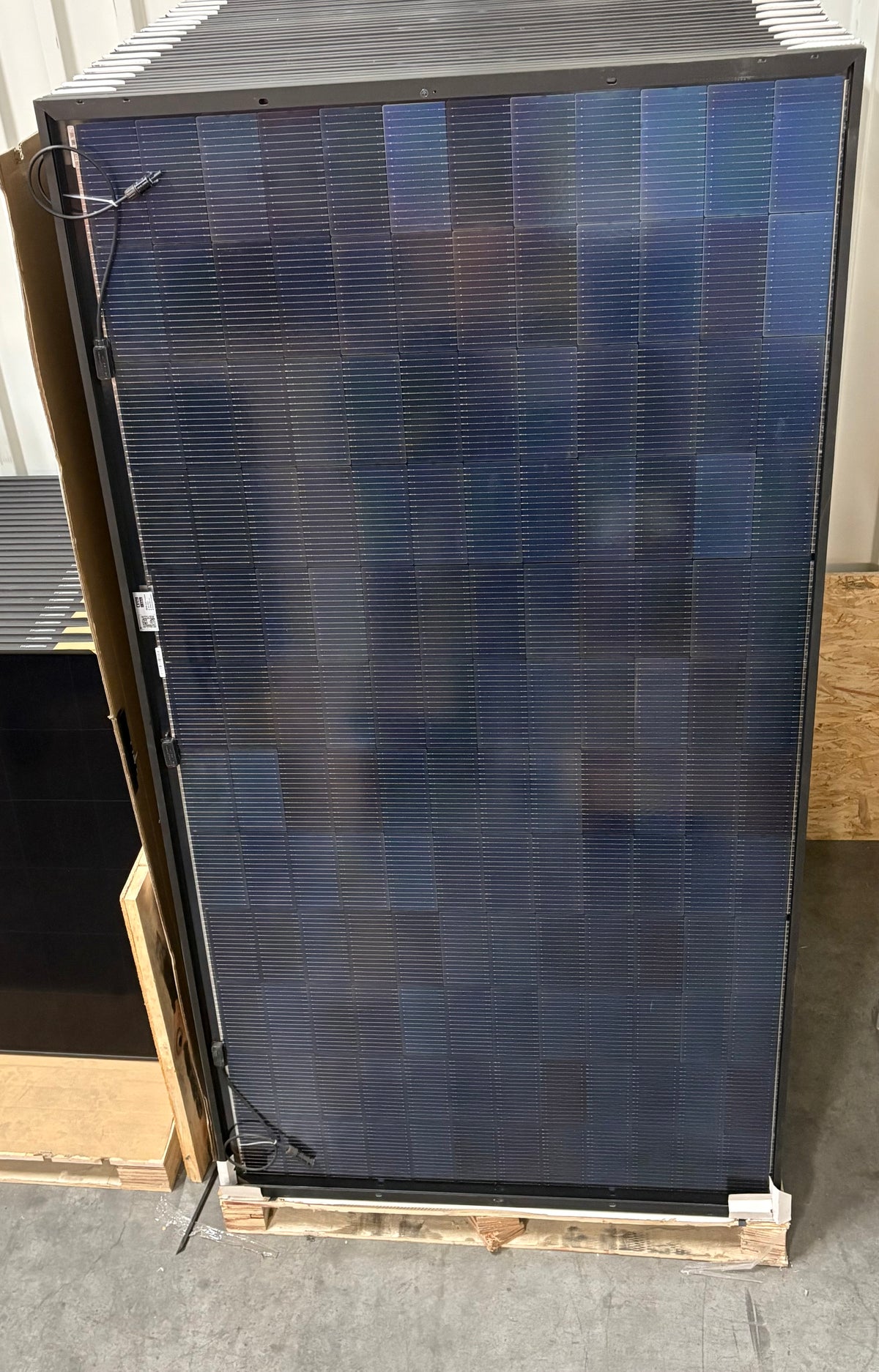 580W AESOLAR Terra V AE CMD-L144BD N-Type TOPCon bifazial Solarmodul für Solarzaun