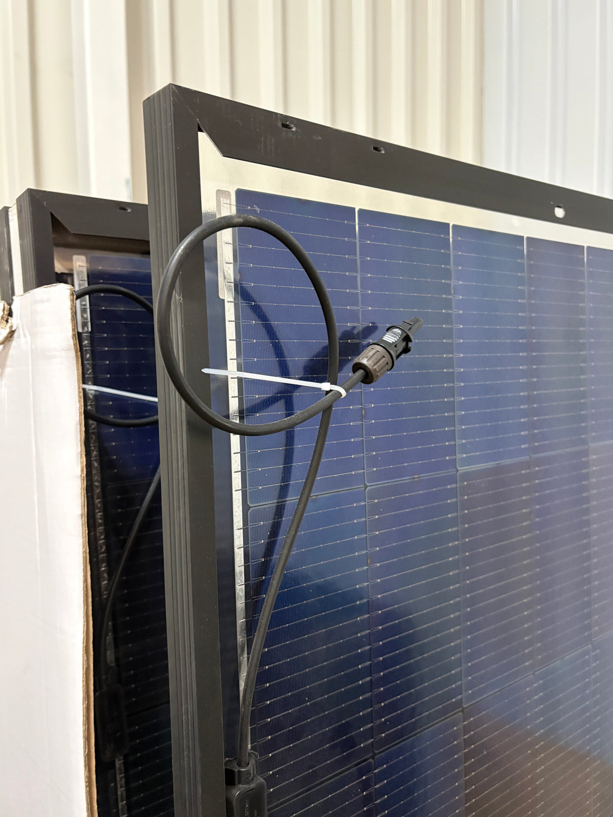 580W AESOLAR Terra V AE CMD-L144BD N-Type TOPCon bifazial Solarmodul für Solarzaun