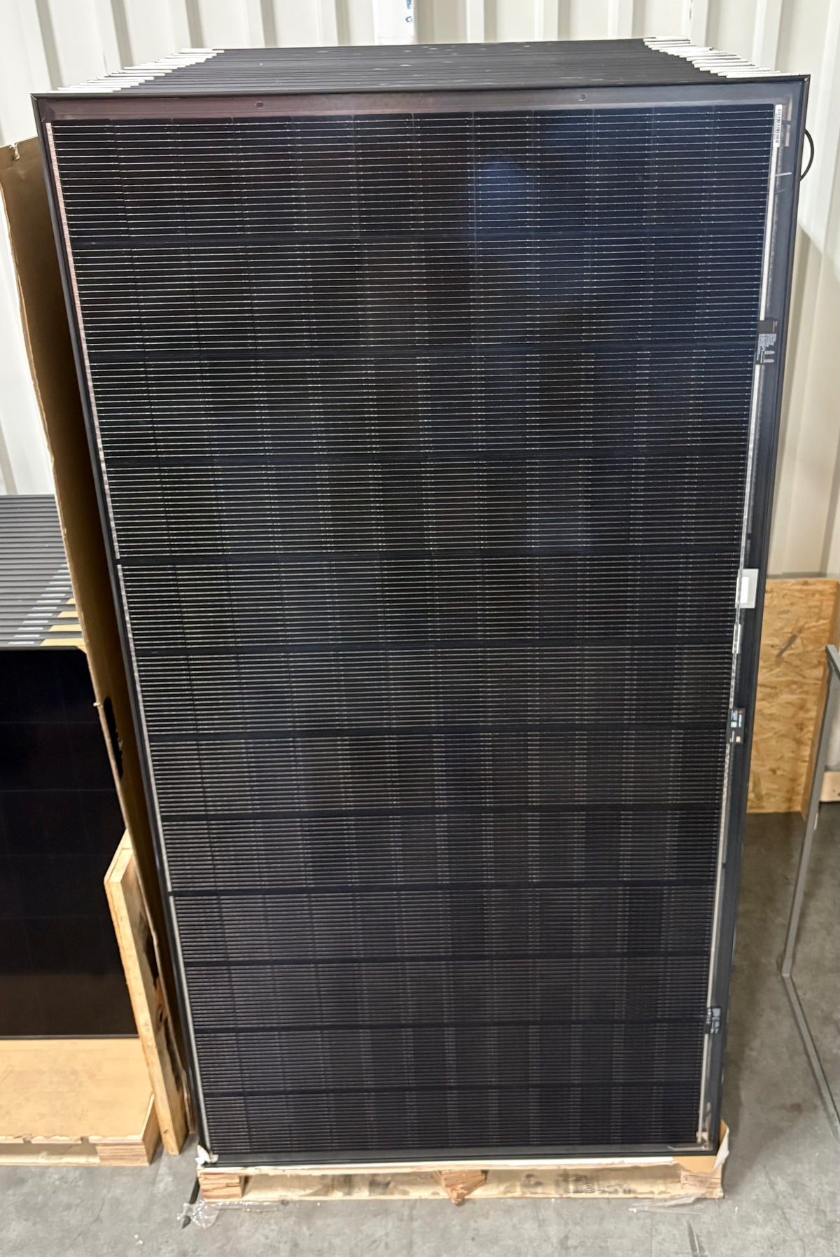 iSolarPro Solarmodul Palette Gelagertes PV-Modul-Paket Lageransicht