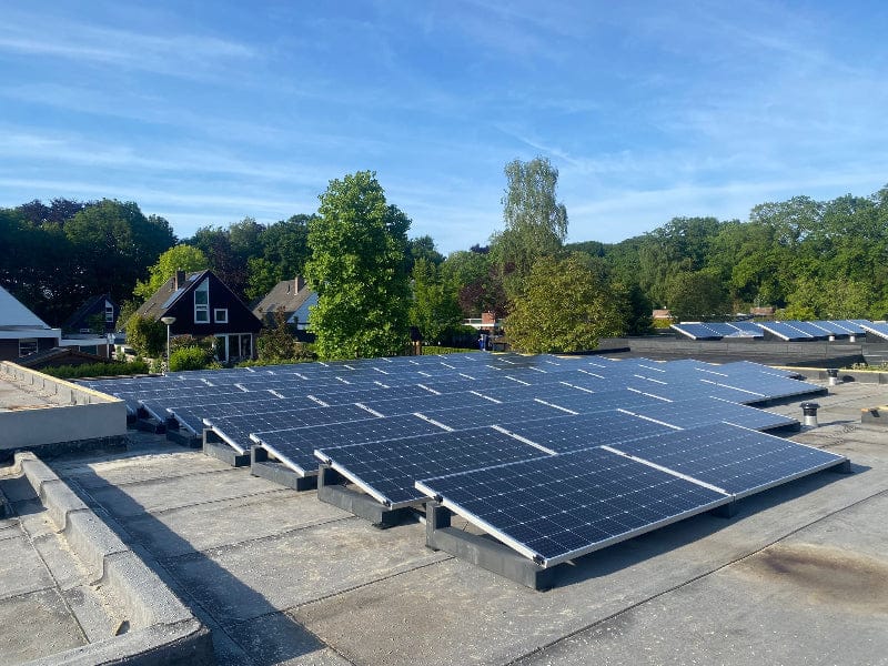 iSolarPro Gewerbliche Photovoltaikanlage mit Flachdach Aufstaenderung Grossanlage für Photovoltaik-Systeme