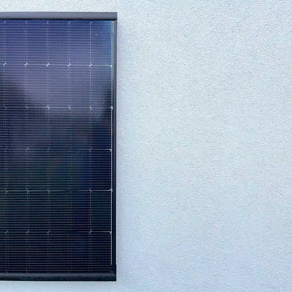 iSolarPro Solarmodul Wandmontage Nahaufnahme Detail für Photovoltaik-Systeme