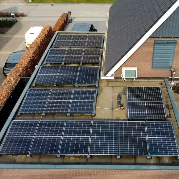 iSolarPro Wattstone 6 Grad Flachdach Photovoltaik-System Kundenfoto von oben für Photovoltaik-Systeme